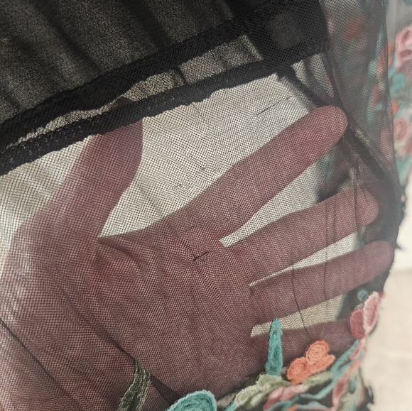 Open Embroidered Robe - Picture 10 of 10